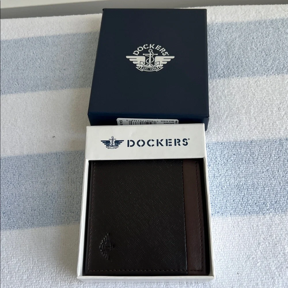 NWT Dockers‎ Men's Handcrafted Brown Bifold Wallet In Box